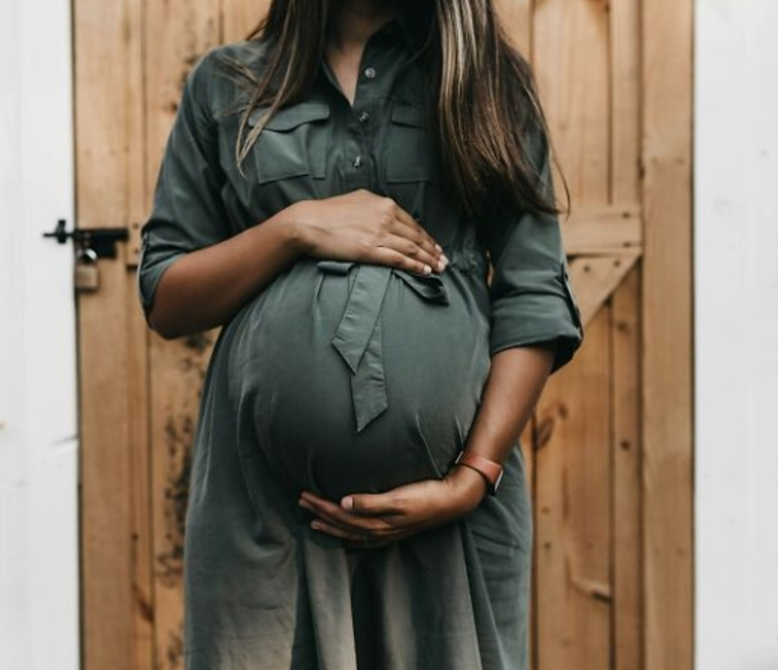 pregnate_women-_divorce_attorney_in_gulf_breeze-lacie_bowden_law.png