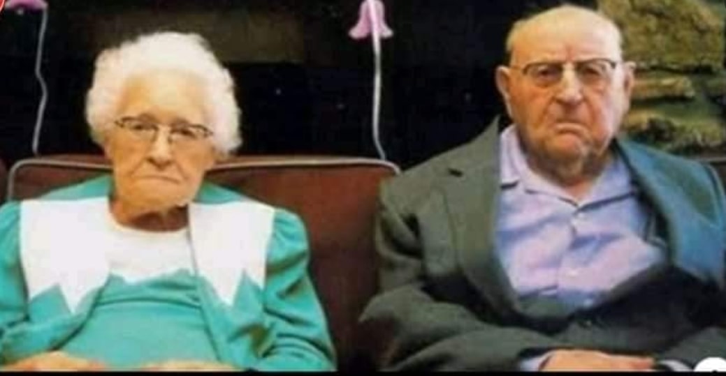 senior_couple_unhappy_-_divorce_lawyer_in_gulf_breeze_-_lacie_bowden_law.jpg